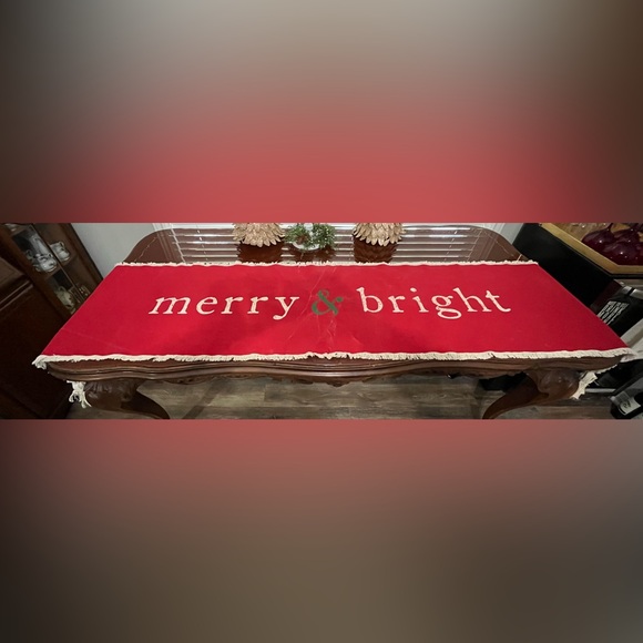 ๐Mud Pie Reversible Holiday Table Runner, 17" x 80", Red and Beige - Picture 2 of 14